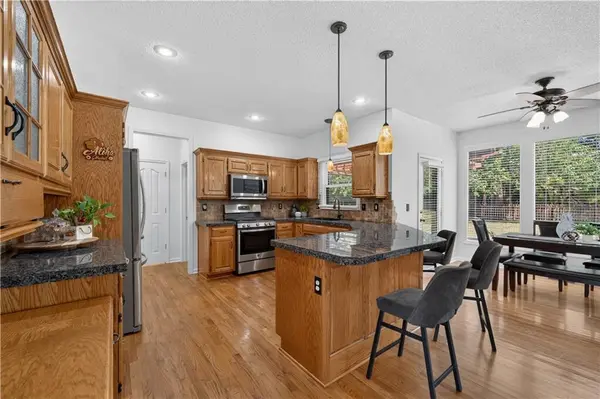 6618 W 147th TER, Overland Park, KS 66223