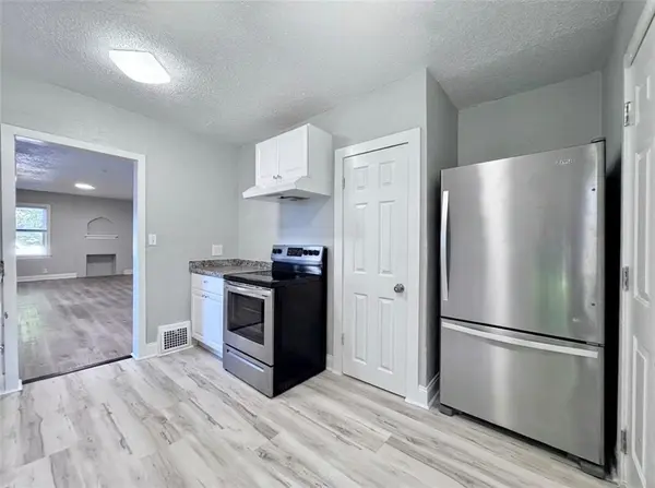 3847 E 60th TER, Kansas City, MO 64130