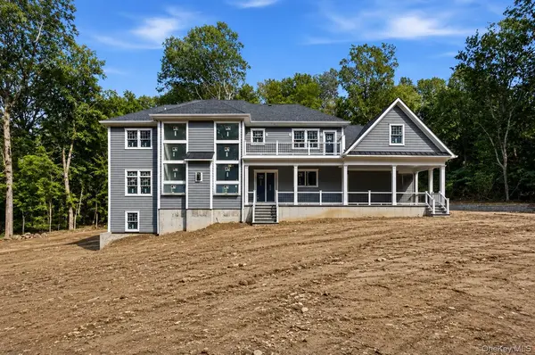 550 Moriches RD, Head Of The Harbor, NY 11780