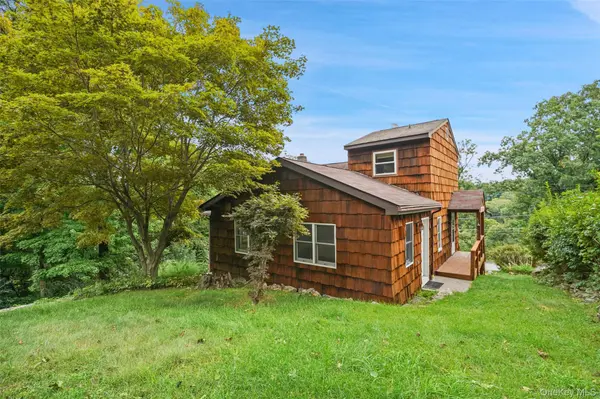 17 Mary AVE, Mahopac, NY 10541