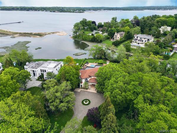 17 Split Rock DR, Great Neck, NY 11024