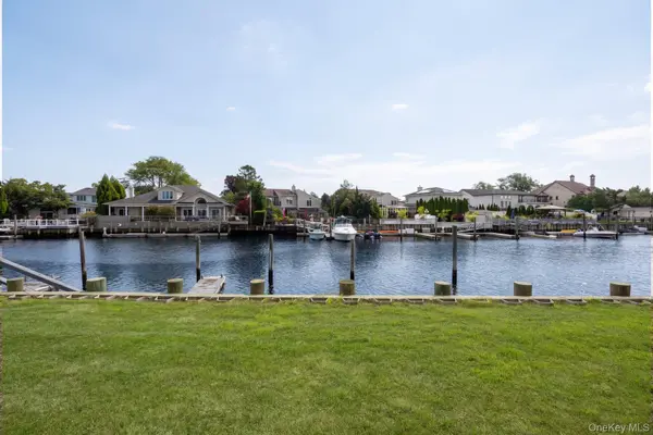 2819 Bay DR, Merrick, NY 11566