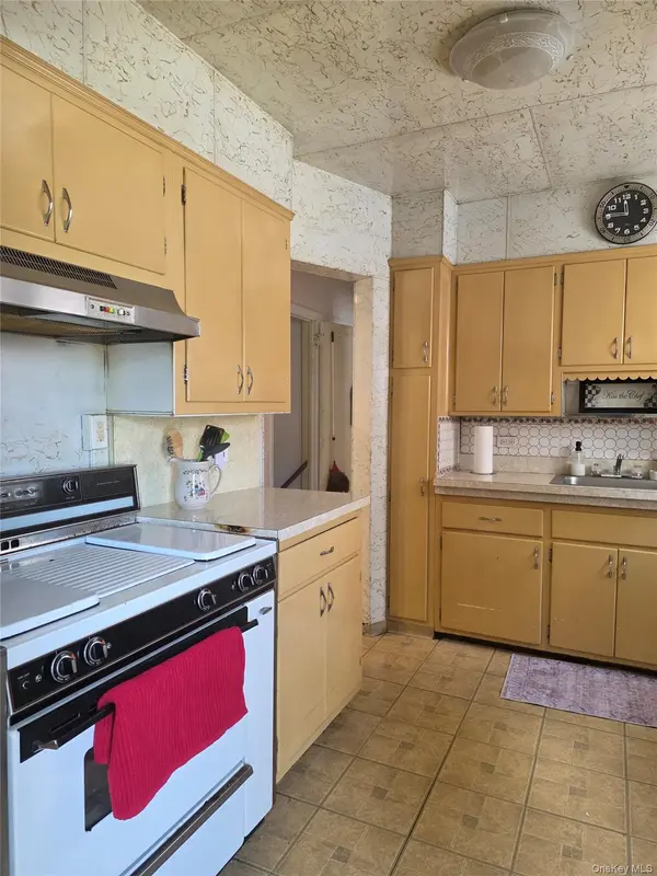 17516 Underhill AVE, Fresh Meadows, NY 11365