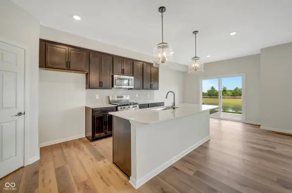 11282 Hobbsbrook DR, Noblesville, IN 46060