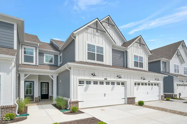 11282 Hobbsbrook DR, Noblesville, IN 46060
