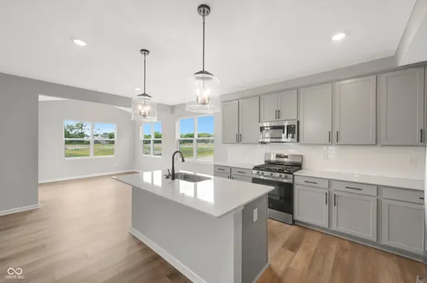 10043 Rosalee DR, Noblesville, IN 46060