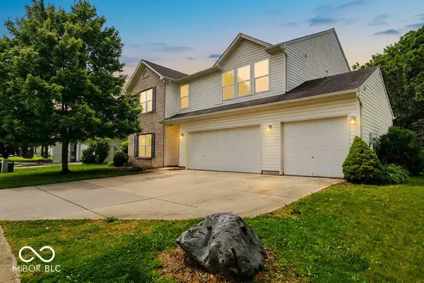 3508 Limelight LN, Whitestown, IN 46075
