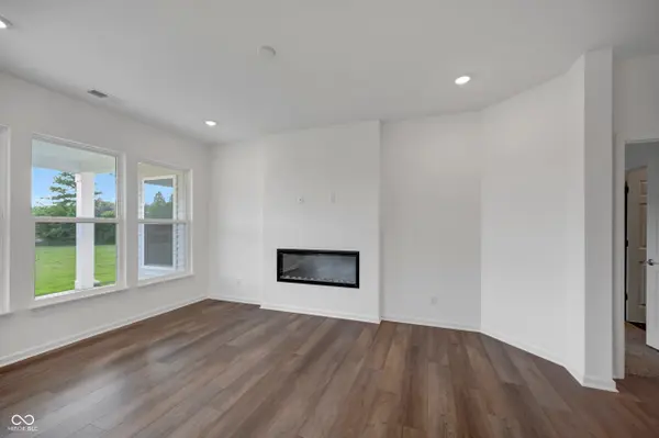 5540 Aspen Wood LN, Indianapolis, IN 46239