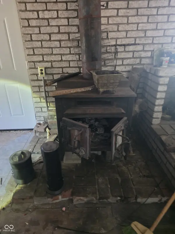 1324 W 1st ST, Anderson, IN 46016