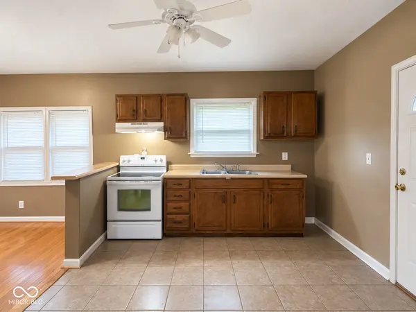 806 S Burlington DR, Muncie, IN 47302