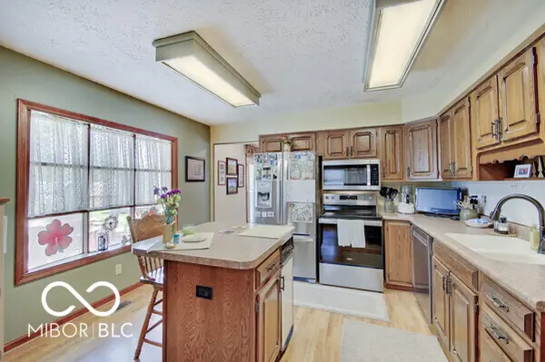 210 Christina DR, Whiteland, IN 46184