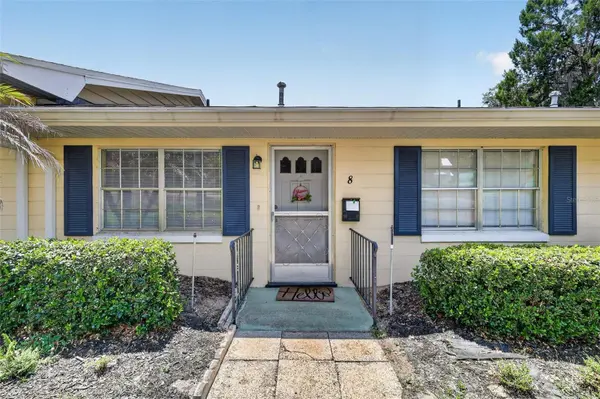 445 S GRANDVIEW ST #8, Mount Dora, FL 32757
