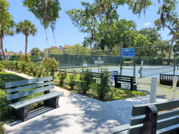 650 BIRD BAY DR E #105, Venice, FL 34285