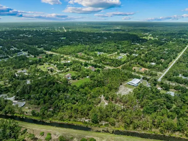 N CHAMBERLAIN BLVD, North Port, FL 34286