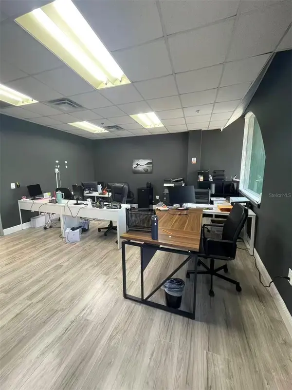 7075 KINGSPOINTE Pkwy #9, Orlando, FL 32819