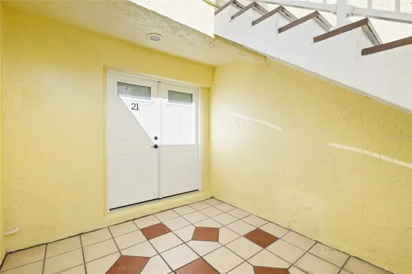 1 WINDRUSH BLVD #21, Indian Rocks Beach, FL 33785