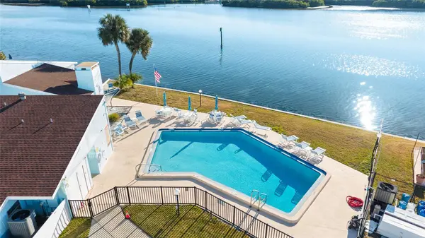 1 WINDRUSH BLVD #21, Indian Rocks Beach, FL 33785