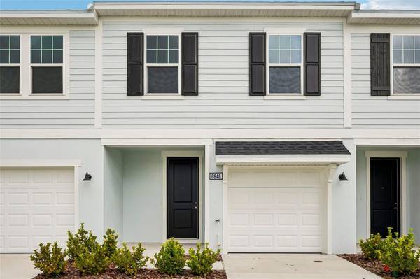 6848 HOLCOMBE DOWN DR, Zephyrhills, FL 33541