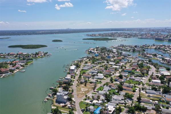 330 133RD AVE E, Madeira Beach, FL, 33708 photo 4
