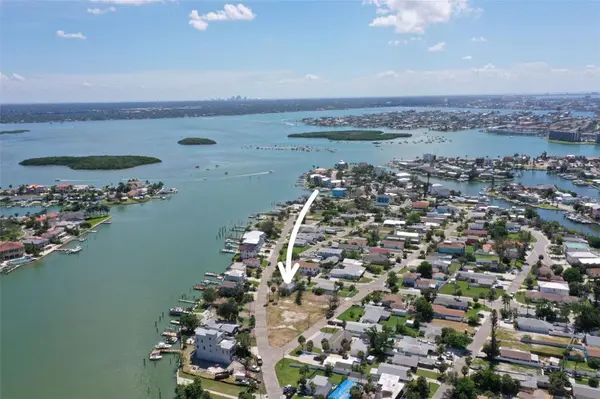 330 133RD AVE E, Madeira Beach, FL 33708