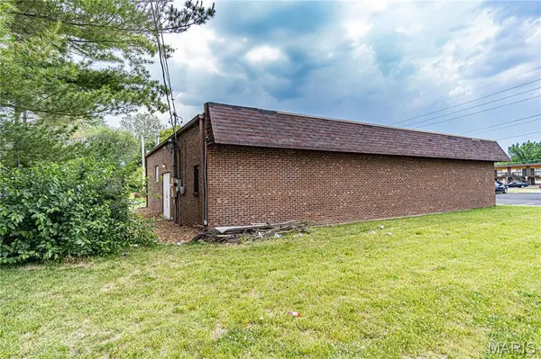 10099 Lincoln TRL, Fairview Heights, IL 62208