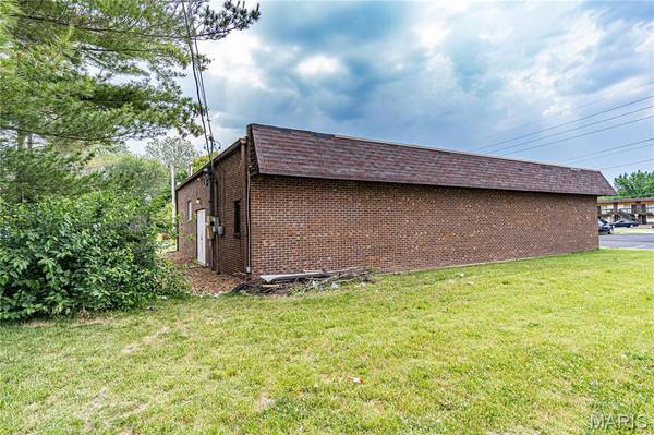 10099 Lincoln TRL, Fairview Heights, IL 62208