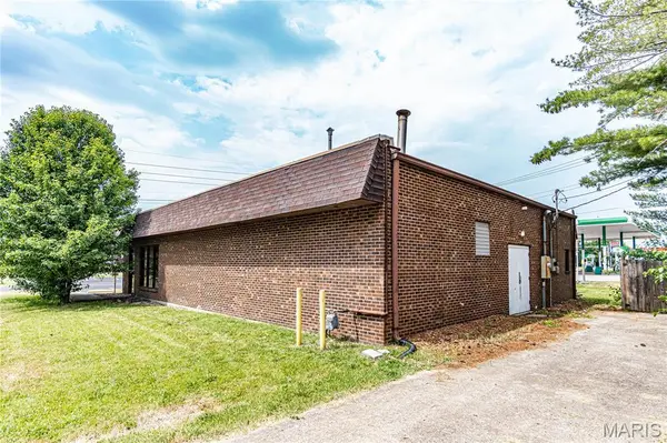 10099 Lincoln TRL, Fairview Heights, IL 62208
