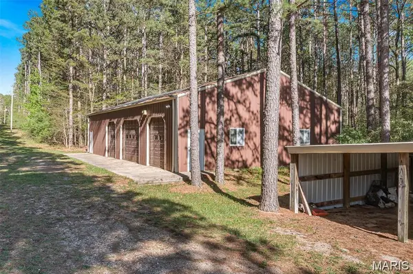 S-K Ranch 858 Wayne RM, Silva, MO 63964