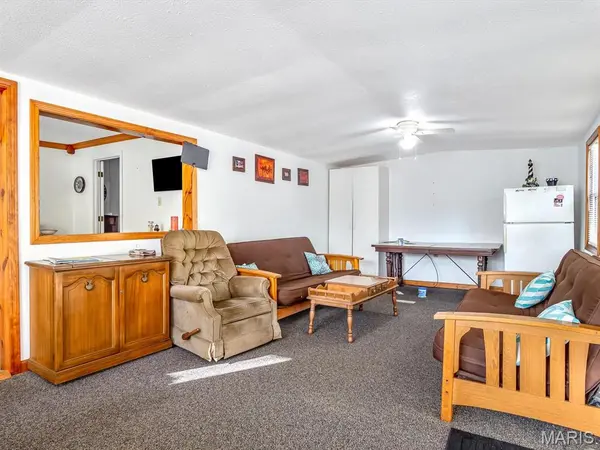 7066 White Swan LN, Red Bud, IL 62278