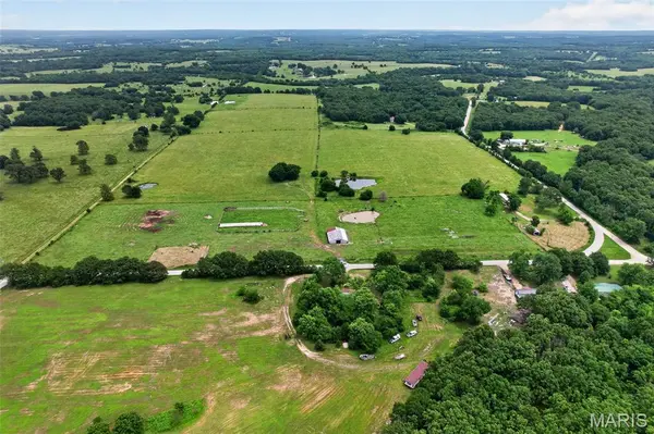 1044 Pritchett RD, Stoutland, MO 65567