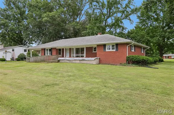 304 W 7th North ST, Mount Olive, IL 62069