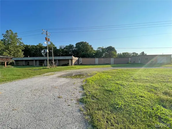 1252 Lehman DR, Chester, IL 62233