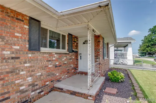 324 Park AVE, Wood River, IL 62095