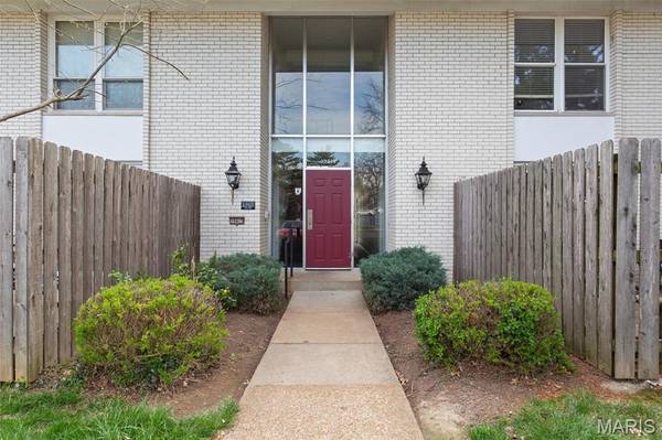 10415 Briarbend DR #2, St Louis, MO 63146