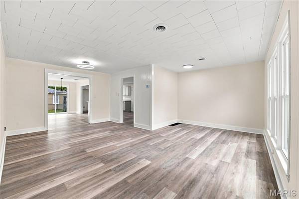 917 W 2nd ST, West Plains, MO 65775