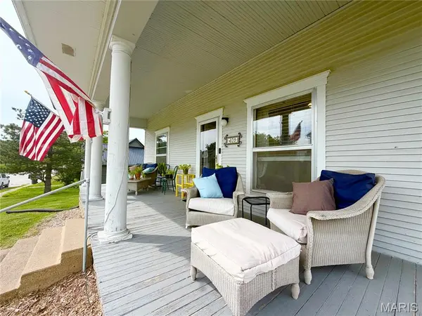 409 E Salling ST, Perry, MO 63462
