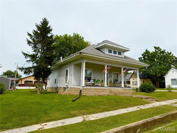 409 E Salling ST, Perry, MO 63462