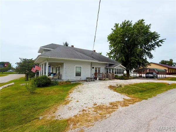 409 E Salling ST, Perry, MO 63462
