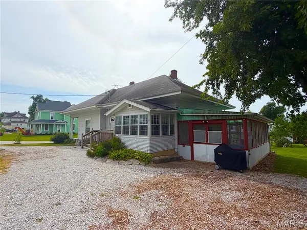 409 E Salling ST, Perry, MO 63462