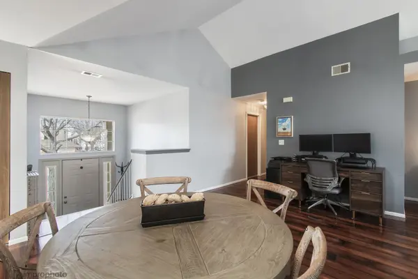 30W019 Juniper CT #30W019, Warrenville, IL 60555