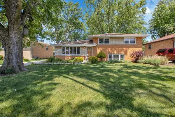 7924 74th PL,  Bridgeview,  IL 60455