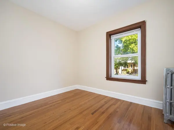 5434 W Wellington AVE, Chicago, IL 60641