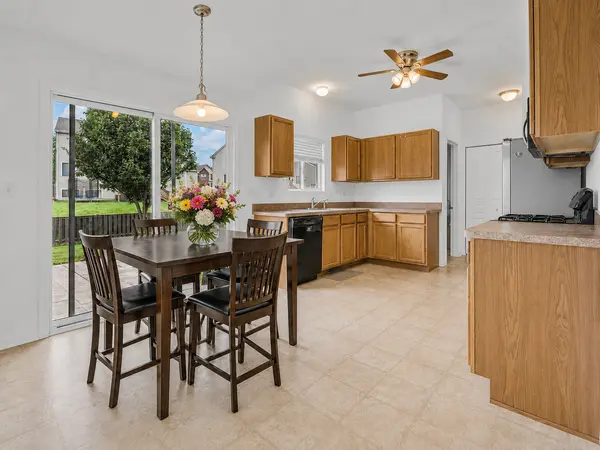 758 Dover ST, Pingree Grove, IL 60140