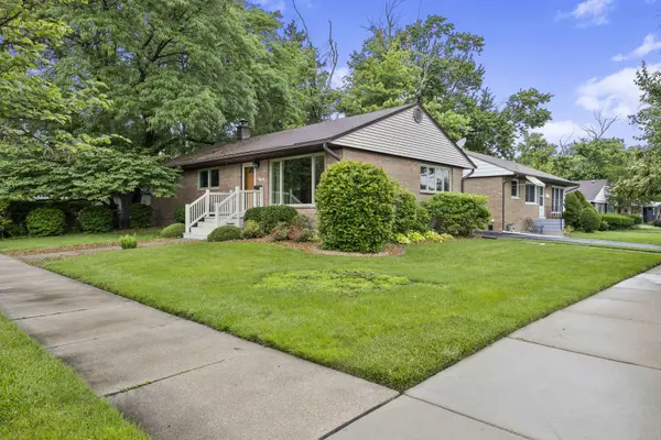 18516 Riegel RD, Homewood, IL 60430