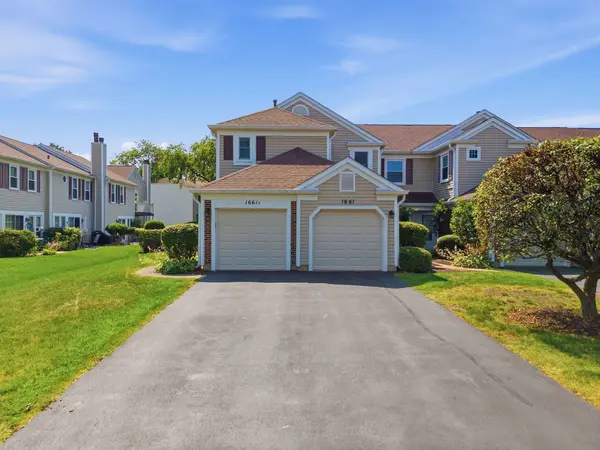 1661 Vermont DR #A, Elk Grove Village, IL 60007