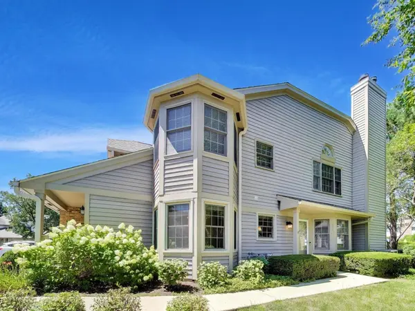 3278 N Carriageway DR #0, Arlington Heights, IL 60004