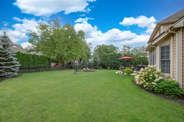 2423 Bainbridge BLVD, West Chicago, IL 60185