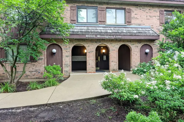 8000 Woodglen LN #110, Downers Grove, IL 60516