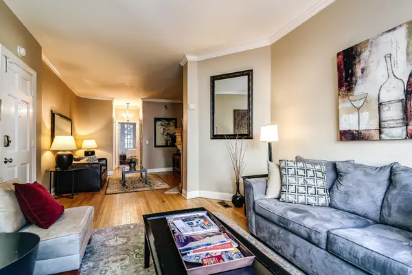 57 E Cedar ST, Chicago, IL 60611