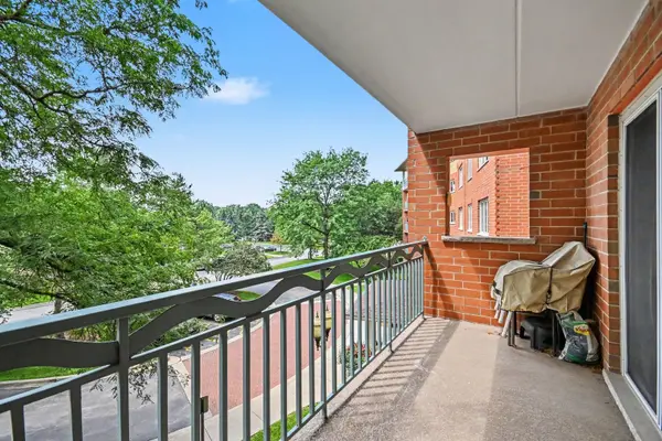 730 Creekside DR #304, Mount Prospect, IL 60056